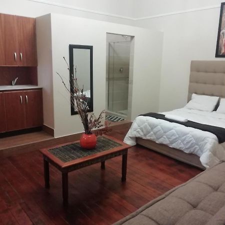 Victoria Hotel Pretoria-Noord エクステリア 写真
