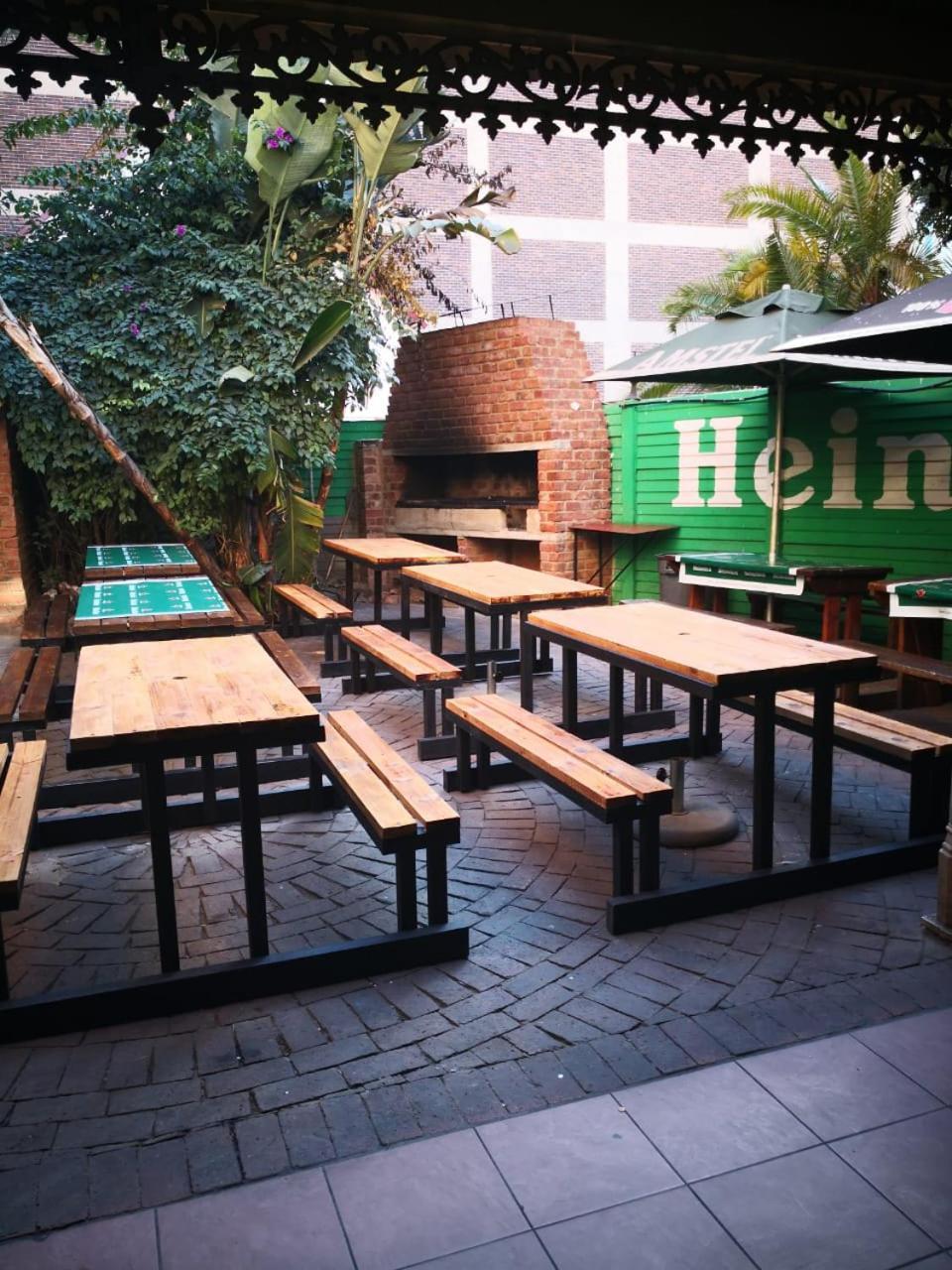 Victoria Hotel Pretoria-Noord エクステリア 写真