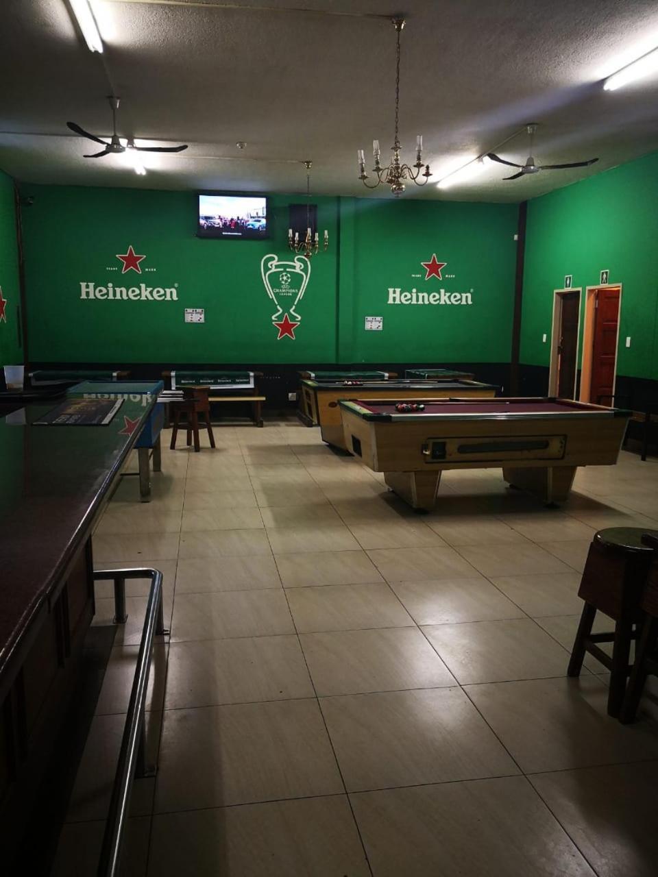 Victoria Hotel Pretoria-Noord エクステリア 写真