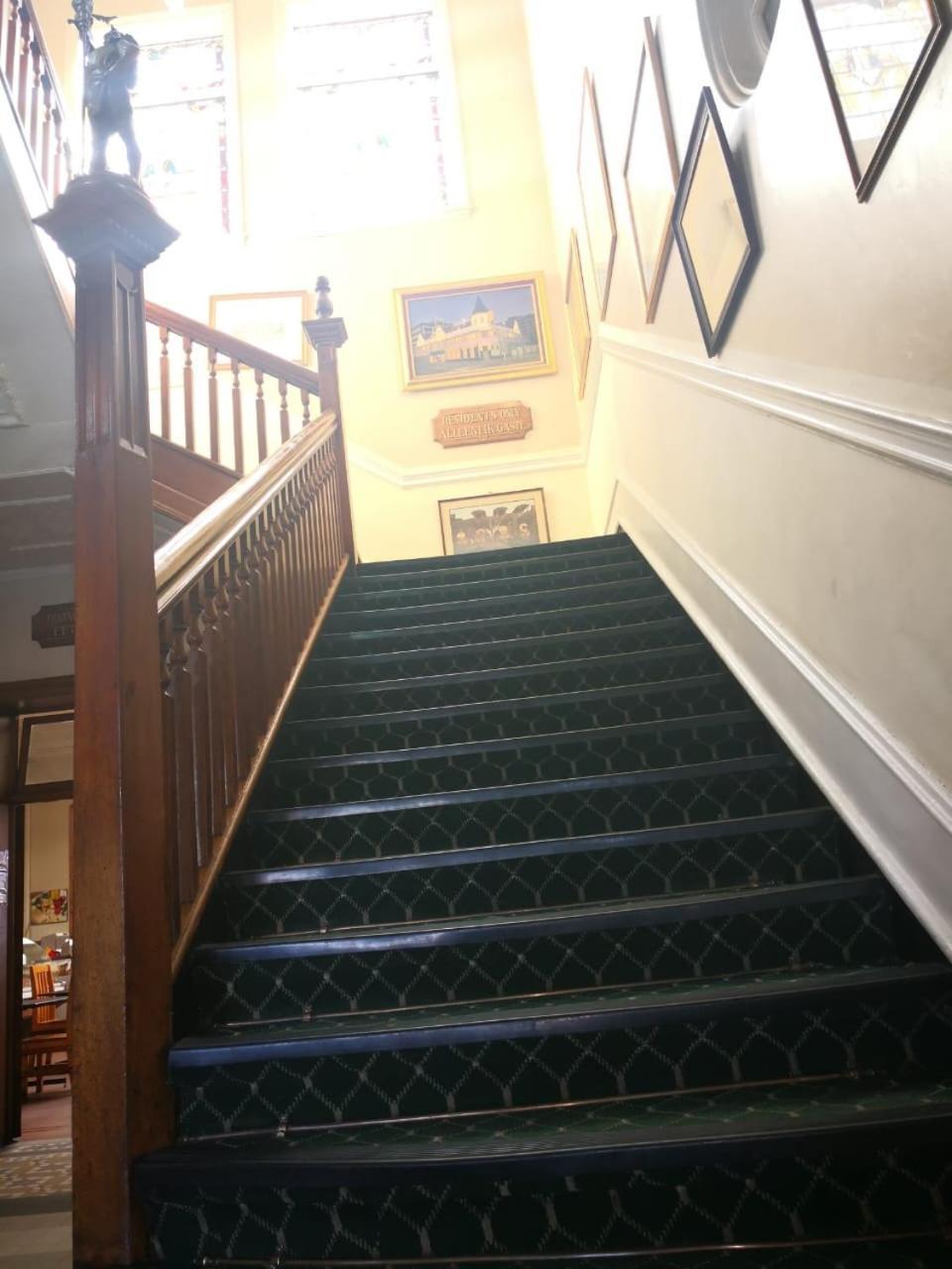 Victoria Hotel Pretoria-Noord エクステリア 写真