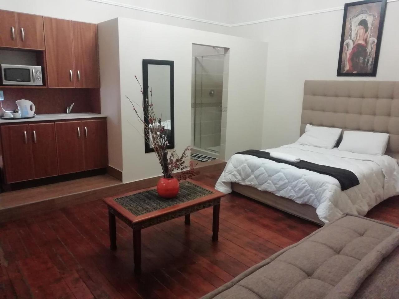 Victoria Hotel Pretoria-Noord エクステリア 写真
